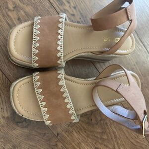 Women’s shoes